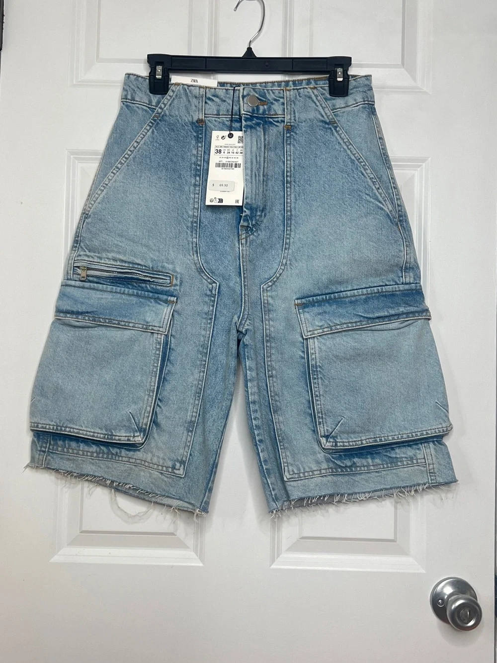 Zara Light Blue Denim Cargo Shorts with Utility Pockets - Picture 2 of 9
